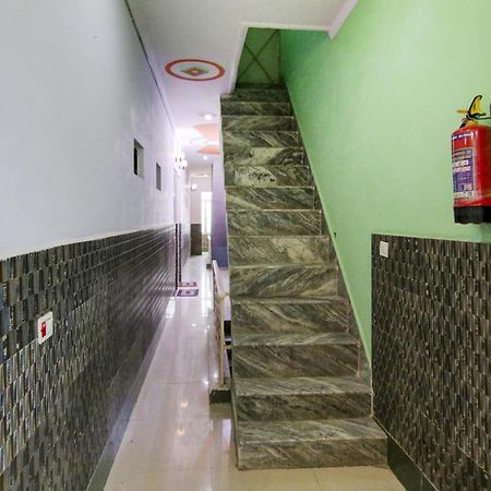 Hotel O S Palace Near Samaypur Badli Metro Station Delhi  Bagian luar foto